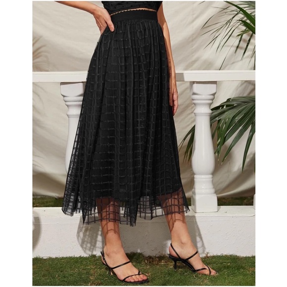 034 Luxe Black Mesh Layered Maxi Skirt - Picture 6 of 8